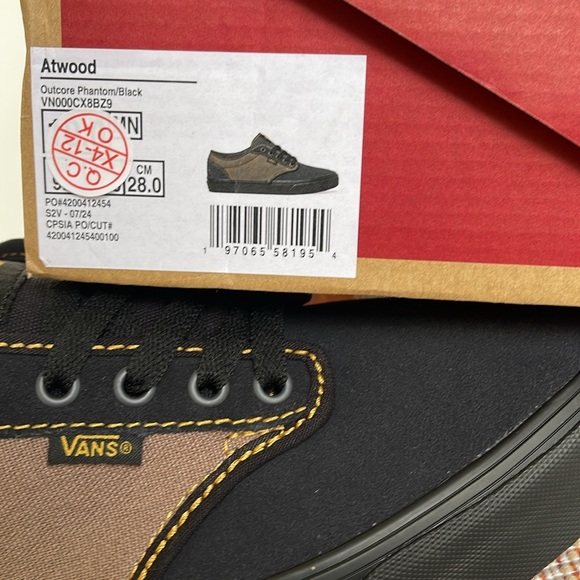 Vans WMNS Atwood
VN000CX8B29
Sneakers
Color: Outcore Phantom/Black - Picture 16 of 16